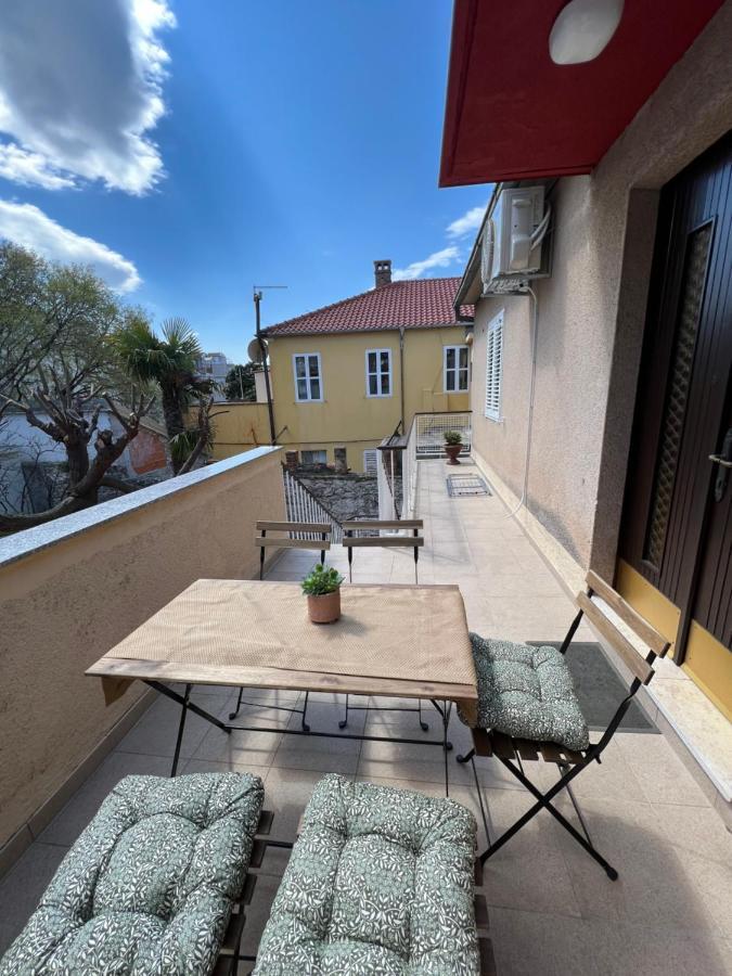 Apartment Ana, Free Garage Parking Σίμπενικ Εξωτερικό φωτογραφία