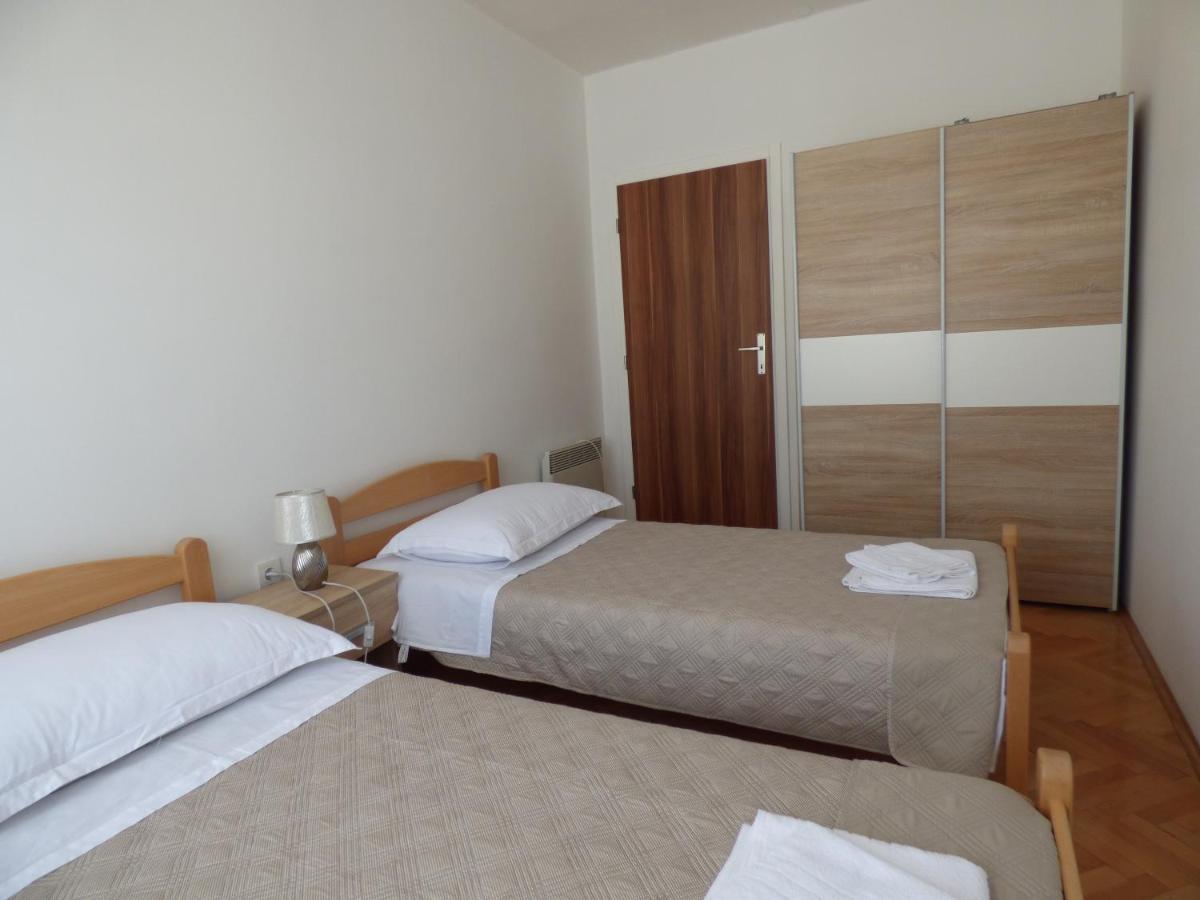 Apartment Ana, Free Garage Parking Σίμπενικ Εξωτερικό φωτογραφία