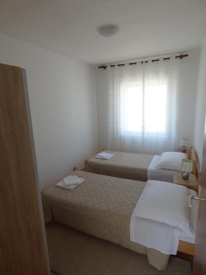 Apartment Ana, Free Garage Parking Σίμπενικ Εξωτερικό φωτογραφία