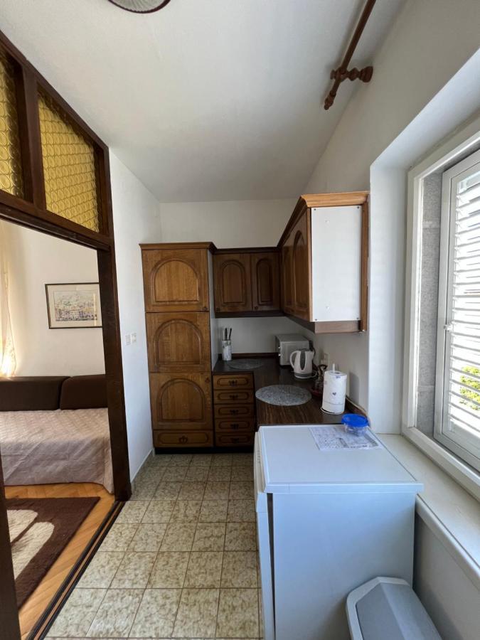 Apartment Ana, Free Garage Parking Σίμπενικ Εξωτερικό φωτογραφία