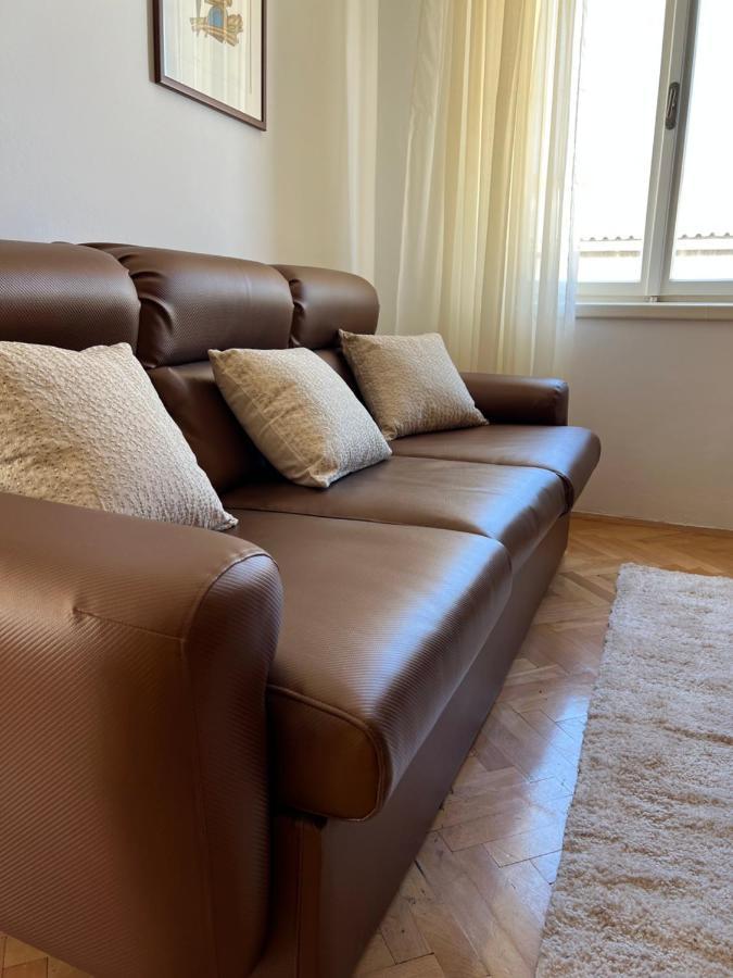 Apartment Ana, Free Garage Parking Σίμπενικ Εξωτερικό φωτογραφία