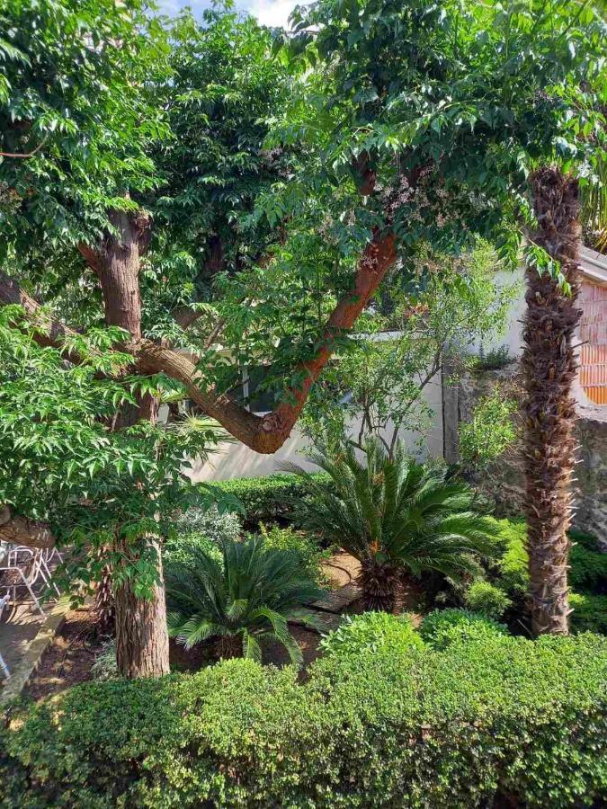 Apartment Ana, Free Garage Parking Σίμπενικ Εξωτερικό φωτογραφία
