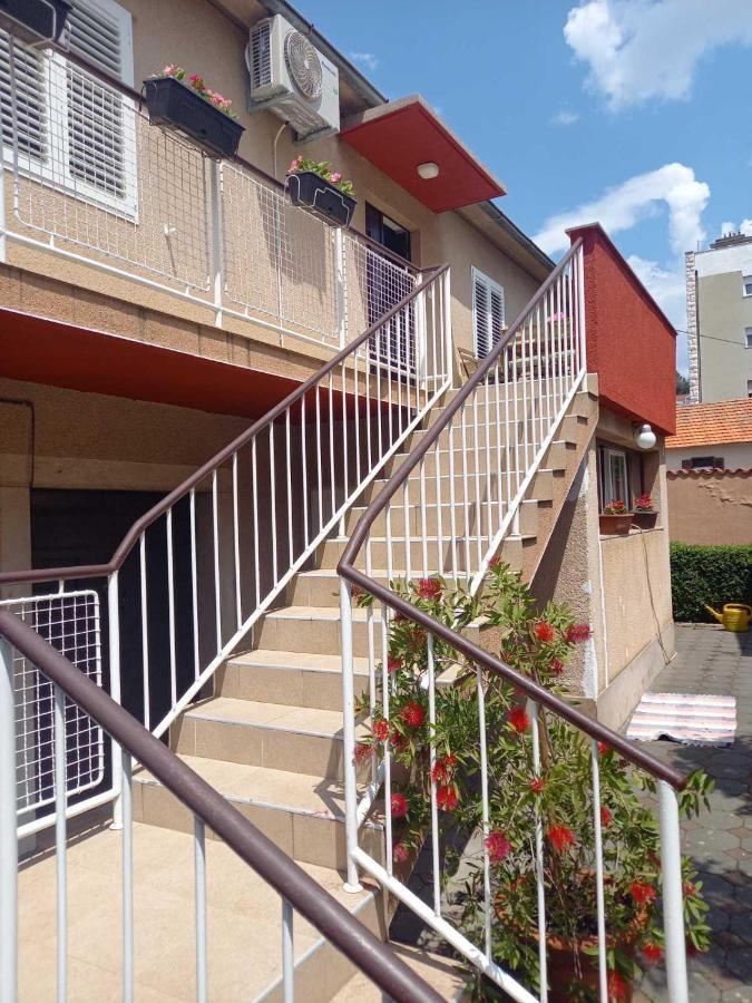 Apartment Ana, Free Garage Parking Σίμπενικ Εξωτερικό φωτογραφία