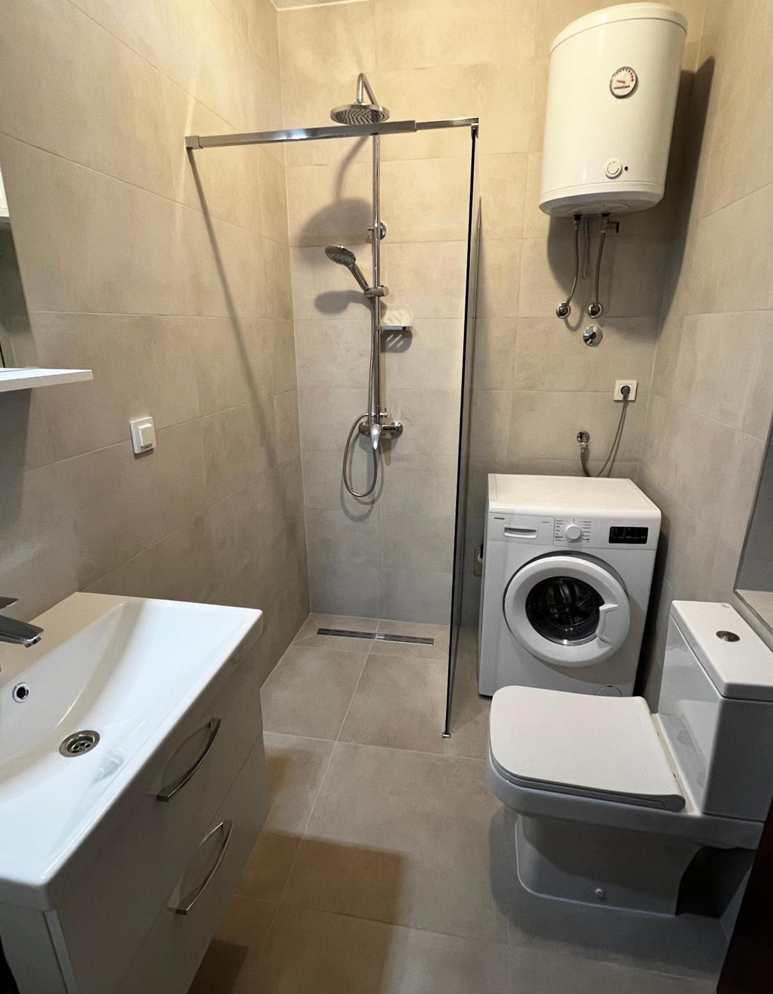 Apartment Ana, Free Garage Parking Σίμπενικ Εξωτερικό φωτογραφία